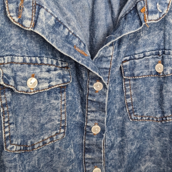 Acid wash button up tank top - Picture 3 of 4